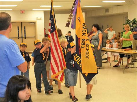 How to Conduct a Cub Scout Flag Ceremony (Free Printable!) ~ Cub Scout ...