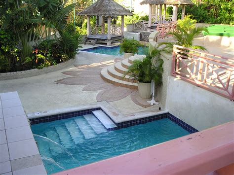 modernhomes.info | Small swimming pools, Swimming pool designs, Small pools