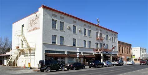 Historic Hotels of the Trans-Pecos - 254 Texas Courthouses