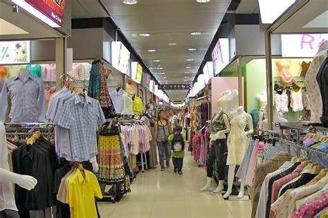 Platinum Fashion Mall in Bangkok - A Bangkok Mall Where You Can Haggle – Go Guides