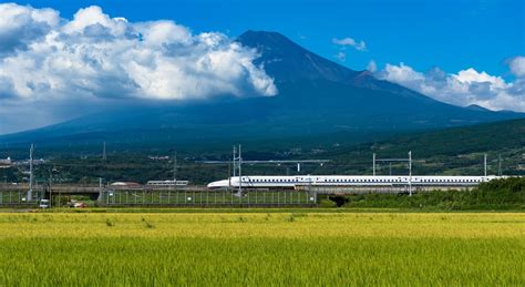 5 of the Most Scenic Train Journeys in Japan