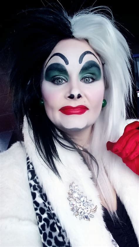 Cruella Deville Costume | Cruella deville costume, Halloween makeup ...