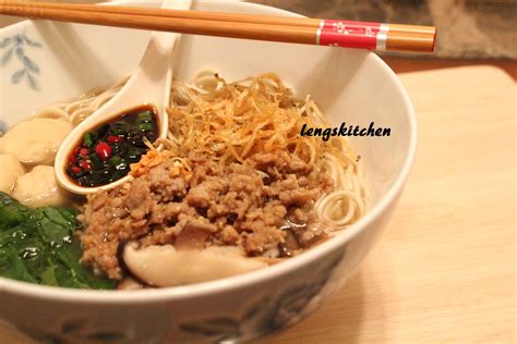 Kitchen Chaos: Flour Noodle Soup (Pan Mee Soup) 清汤板面