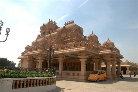 A Smaller temple in the complex | Chhatarpur Temple, Delhi, … | Flickr