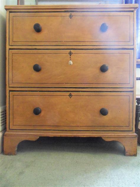 Georgian Painted Pine Chest Of Drawers - Antiques Atlas