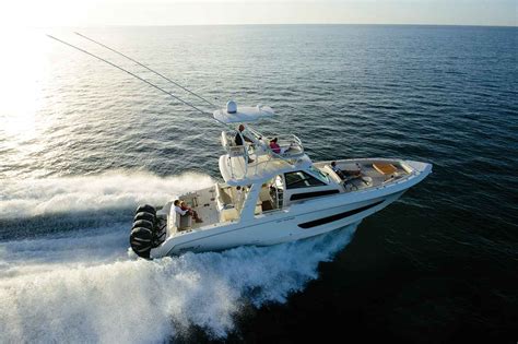 Boston Whaler 420 Outrage earns 2018 Motor Boat Award | Boating Industry