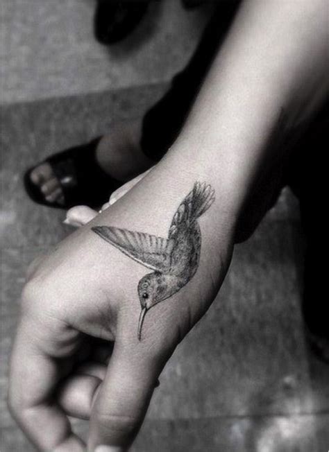 20 Stunning Hummingbird Tattoo Ideas | Hummingbird tattoo, Small hummingbird tattoo, Hand tattoos