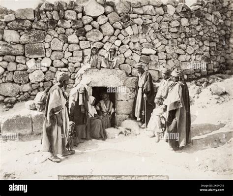 Tomb of lazarus al eizariya hi-res stock photography and images - Alamy