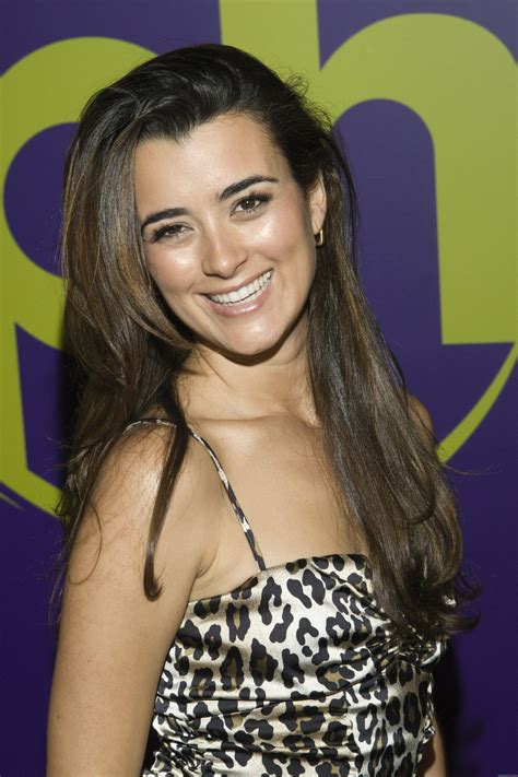 Cote De Pablo - High quality image size 2400x3600 of Cote de Pablo Picture