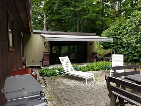 New Retractable Awning Install – New Haven Awning