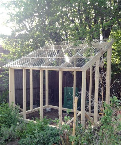 GREEN-HOUSE-CONSTRUCTION---walls-and-roof-framed,-and-roof-covered-with-polycarbonate-panels Diy ...