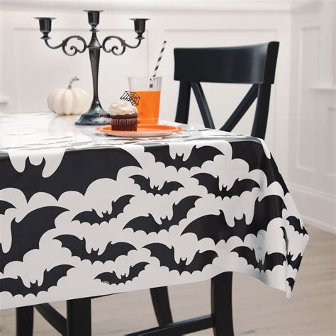 Black Bats Halloween Plastic Party Tablecloth, 84 x 54in - Walmart.com