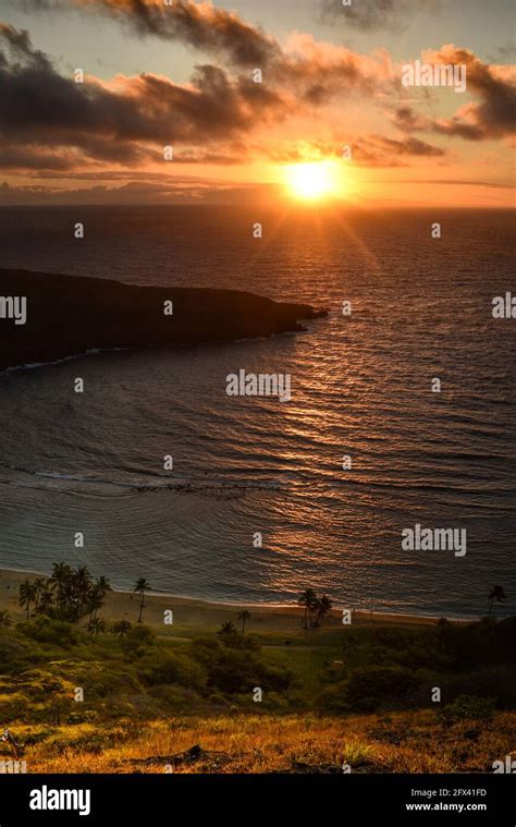 Aerial hanauma bay sunrise hi-res stock photography and images - Alamy