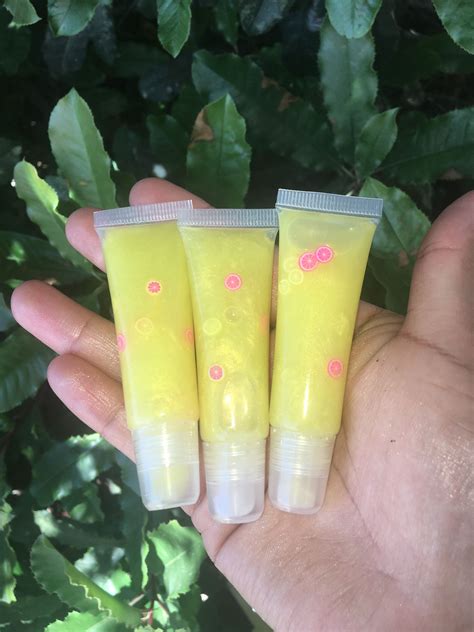 Lemonade lip gloss 🍋💛💛💛💛 in 2020 | Lip cosmetics, Lip gloss, Lips