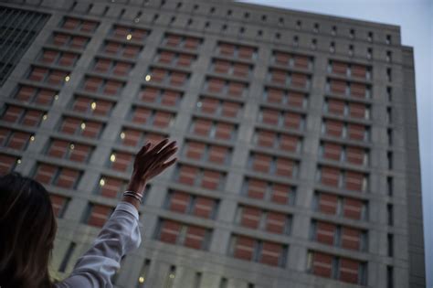 The Wall of Love Outside a Jail - The New York Times