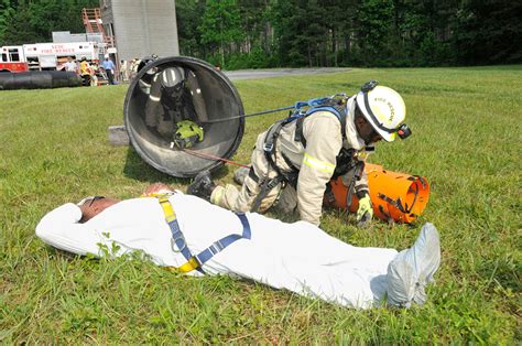 Confined space rescue training instrumental to AEDC > Arnold Air Force Base > Article Display