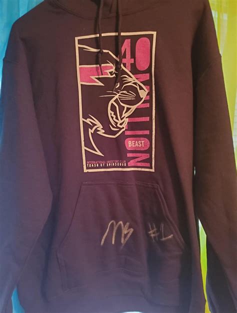 Mr beast 40mill 1st signed shirt : r/MrBeast