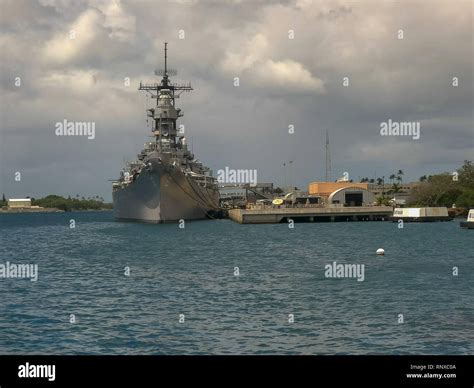 close up of the uss missouri at pearl harbor Stock Photo - Alamy