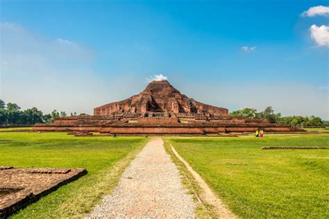 Path To the Ancient Ruins of Monastery Somapura Mahavihara in Paharapur - Bangladesh Stock Image ...