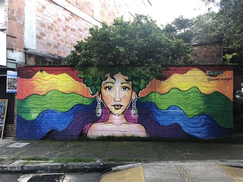 Moments – Street Art by Andrea in Envigado, Colombia | STREET ART UTOPIA