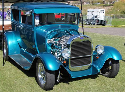 Hot rods, classic cars star at Goodguys 10th Spring Nationals