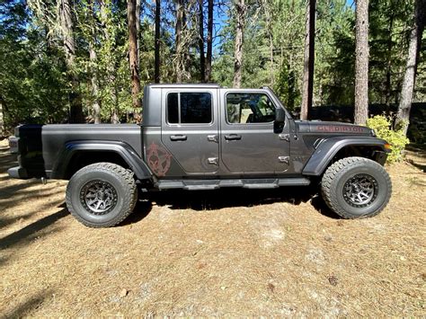 Lets see those Sport S Gladiators with 35" tires and wheels !! | Jeep ...