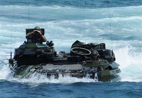 US Marines Ban Amphibious Assault Vehicle From Water