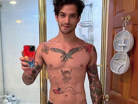 PopUps: 'Teen Wolf' Star Tyler Posey Turns Heads with Undies Selfie ...