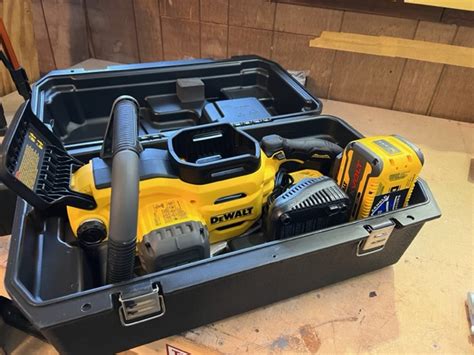 DEWALT FLEXVOLT 60V MAX 20" Brushless Cordless Chainsaw Review - Tool ...