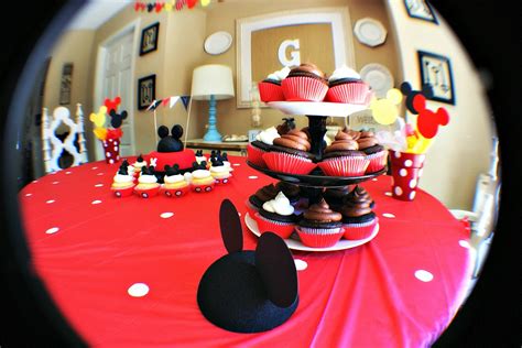 I Heart My Glue Gun: Mickey Mouse Birthday Party!