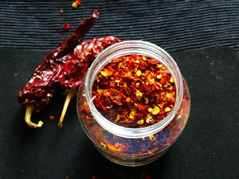 Veg Indian Cooking: Homemade Red Chili Flakes- DIY Recipe