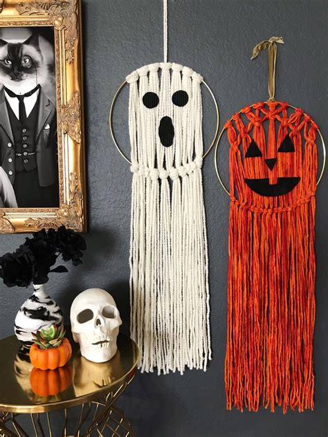 How to Make a Macrame Halloween Wall Hanging | Halloween wall decor ...