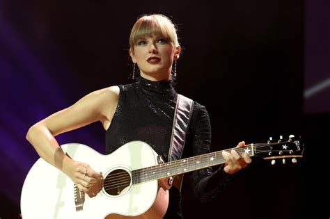 Taylor Swift announces massive ‘Eras Tour’ with ticket info