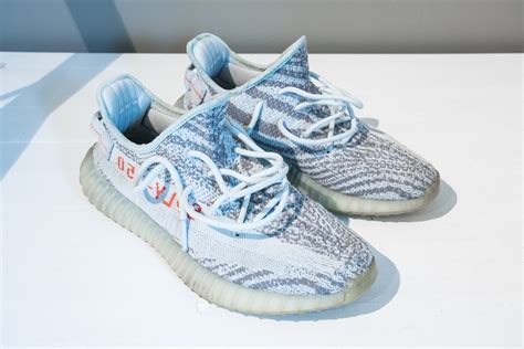 Adidas Yeezy Boost 350 V2 Blue Tint (Stl: 42) (358162617) ᐈ Köp på Tradera