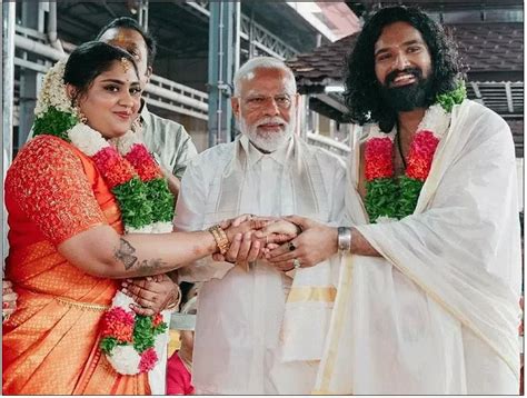 PM Modi Attends Suresh Gopi Daughter Marriage