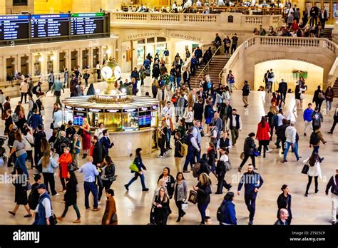 Grand Central Station, New York City, commuters in the train station ...