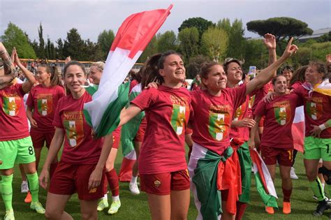 Roma Women: Watch the highlights from our scudetto-winning victory against Fiorentina! - AS Roma