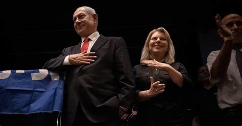 With the Return of Netanyahu in Israel, His Family Is Back, Too - The New York Times