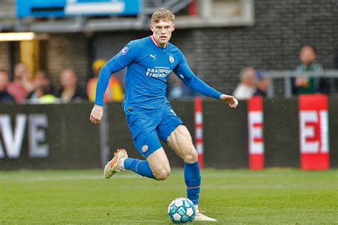 PSV krijgt opnieuw enorme vraagprijs voor Branthwaite te horen, langer ...