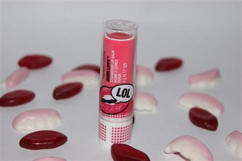 The Body Shop Born Lippy Lip Balm in Strawberry - Review | The Sunday Girl