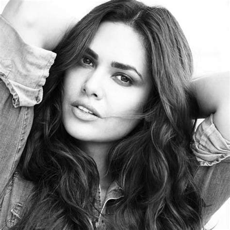 Esha Gupta movies, filmography, biography and songs - Cinestaan.com