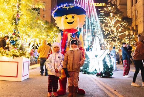 El Paso Winterfest Lights Shine on Yelp’s Top 20 Holiday Displays