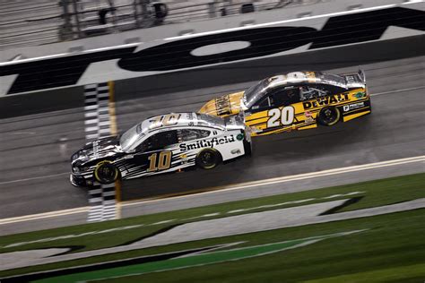 NASCAR: Aric Almirola, Austin Dillon win Duels at Daytona