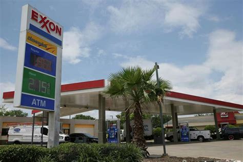 Exxon Mobil slashes capital spending by $10 billion because of oil crash