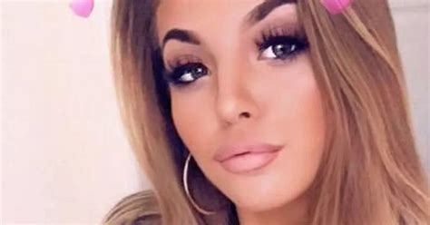 Woman's fake tan fail has boyfriend 'in tears' after she puts the wrong shade on her face ...