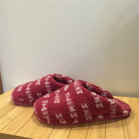 Skims slippers Size Large I am a size 10, but they... - Depop