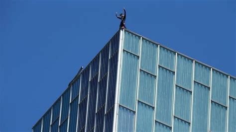 French Spiderman climbs skyscraper without harness - BBC News