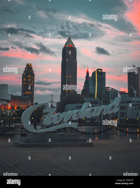 Cleveland Skyline at Sunset Stock Photo - Alamy