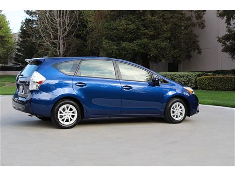 2014 Toyota Prius V: 59 Exterior Photos | U.S. News