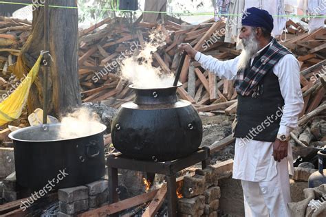 Sikh Farmer Prepares Food Temporary Community Editorial Stock Photo - Stock Image | Shutterstock